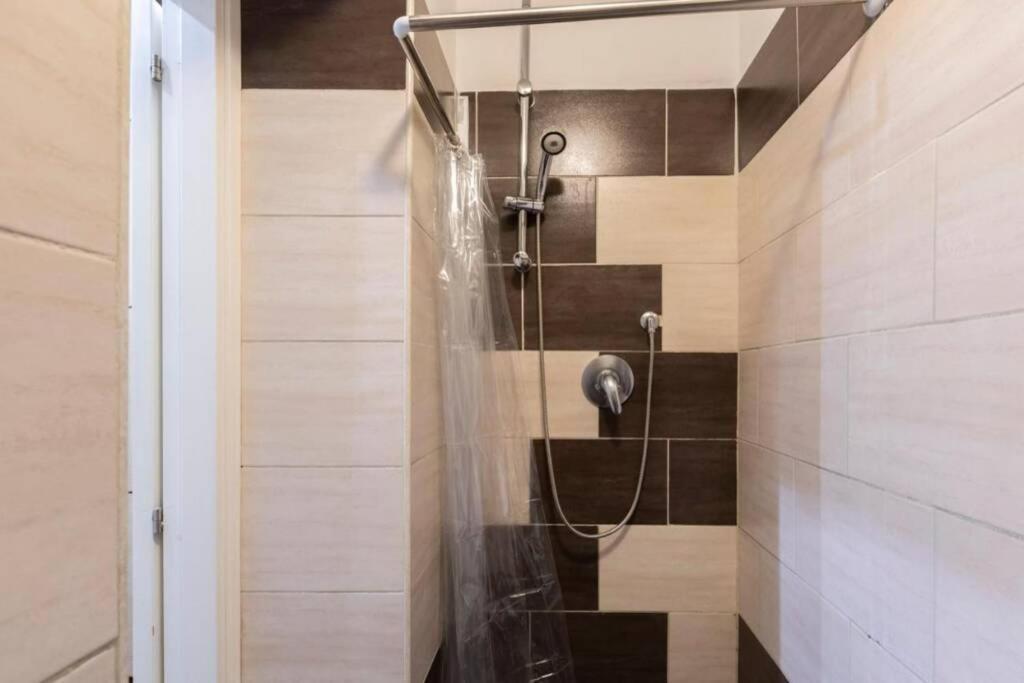 ローマCharming 1Br In Navona Squareアパートメント エクステリア 写真