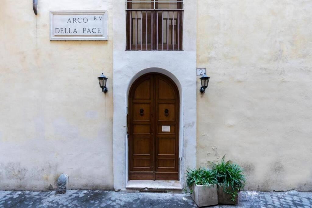 ローマCharming 1Br In Navona Squareアパートメント エクステリア 写真